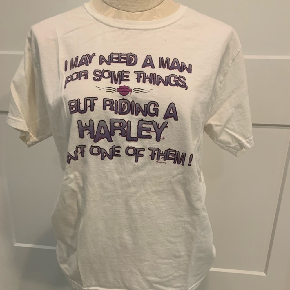 EUC Harley-Davidson White Tee Shirt in size Medium.